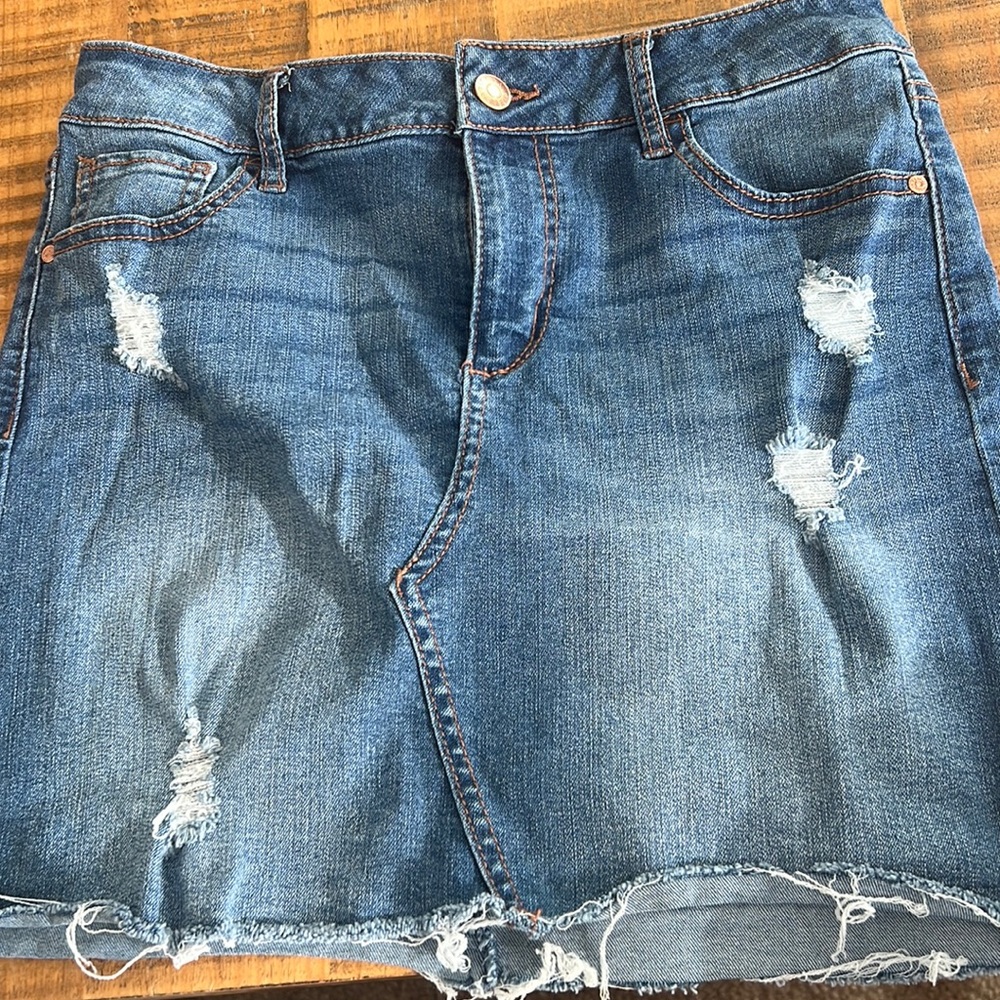 Marshall’s denim skirt, size 4. Only worn a few times.